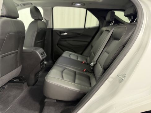 Used 2018 Chevrolet Equinox Premier image 25