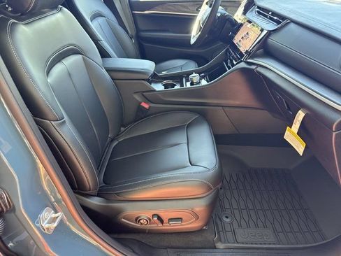 New 2027 Jeep Grand Cherokee Limited AWD/4WD image 13