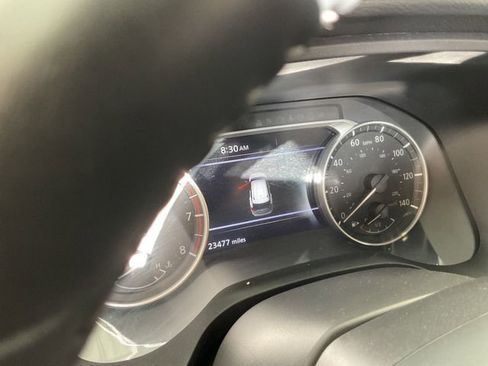Used 2025 Nissan Rogue SV FWD image 14