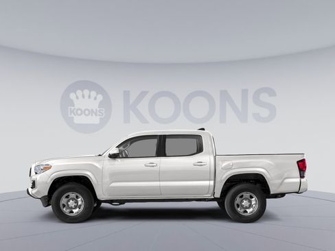 Used 2022 Toyota Tacoma SR w/ SR Convenience Package image 4