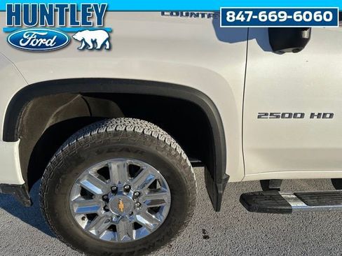 Used 2023 Chevrolet Silverado 2500 High Country w/ Safety Package II image 8