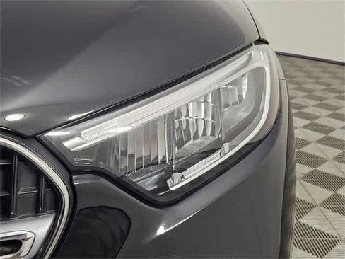 Used 2025 Mercedes-Benz GLC 300 4MATIC image 10