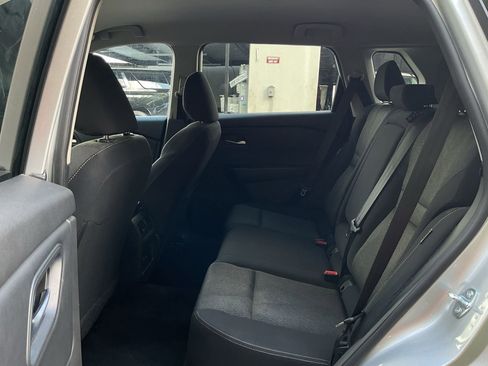 Used 2025 Nissan Rogue SV FWD image 12