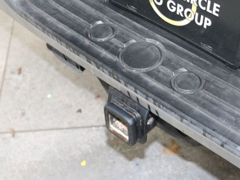 Used 2012 Toyota Tundra 4x4 CrewMax image 19