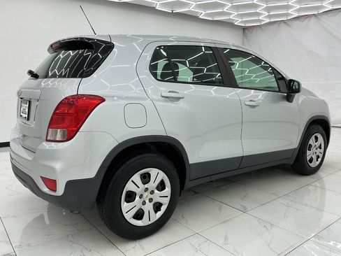 Used 2018 Chevrolet Trax LS FWD image 12