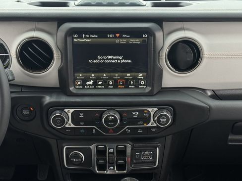 Used 2023 Jeep Wrangler Unlimited Sahara AWD/4WD image 18