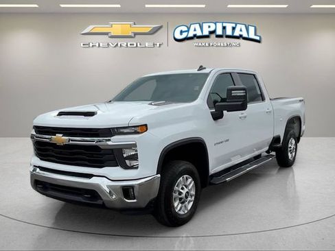Used 2025 Chevrolet Silverado 2500 LT w/ Convenience Package AWD/4WD image 1