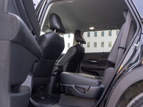 Used 2024 Toyota Grand Highlander XLE image 28