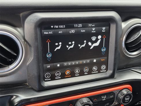 Used 2019 Jeep Wrangler Unlimited Sahara w/ Uconnect 4C Nav & Sound Group image 12