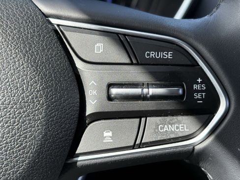 Used 2019 Hyundai Santa Fe SEL image 16