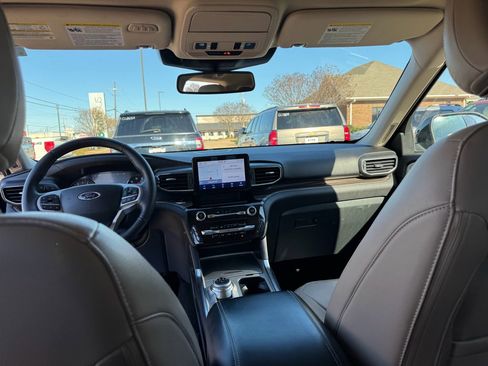 Used 2024 Ford Explorer Limited image 15