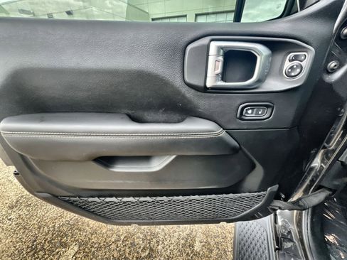 Used 2020 Jeep Gladiator Overland w/ Popular Equipment Package image 15