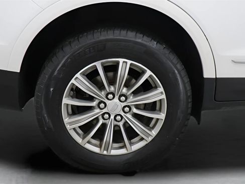 Used 2018 Cadillac XT5 Luxury image 36