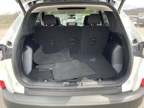 Used 2022 Ford Escape SE w/ SE Sport Appearance Package image 17