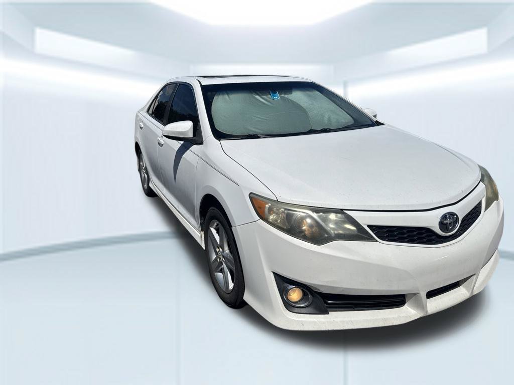 Used 2012 Toyota Camry SE FWD image 2