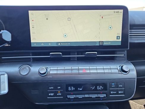 Used 2024 Hyundai Kona Limited FWD image 12
