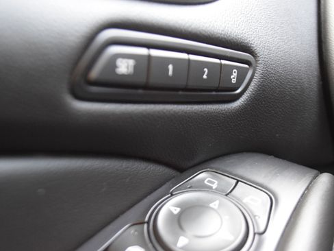 Used 2021 Buick Enclave Avenir w/ Avenir Technology Package image 29