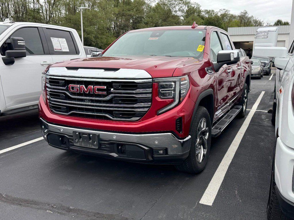 Used 2022 GMC Sierra 1500 SLT w/ SLT Premium Package AWD/4WD image 2