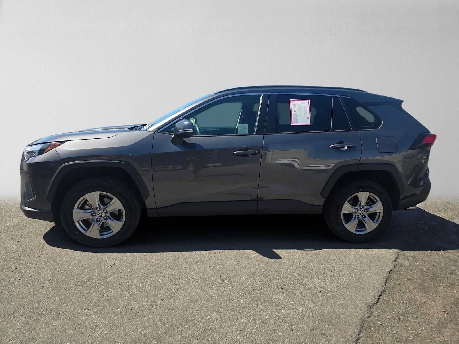 Used 2025 Toyota RAV4 XLE FWD image 6