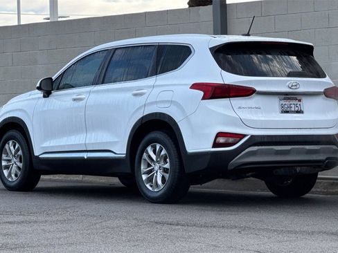 Used 2019 Hyundai Santa Fe SE image 3