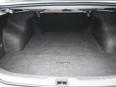 Used 2025 Nissan Altima 2.5 SV FWD image 26