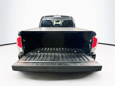 Used 2019 Toyota Tacoma Limited RWD image 31