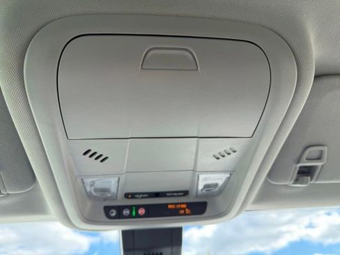 Used 2024 Chevrolet Equinox LT AWD/4WD image 18