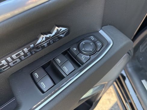 New 2026 Chevrolet Silverado 1500 High Country w/ Midnight Edition AWD/4WD image 17