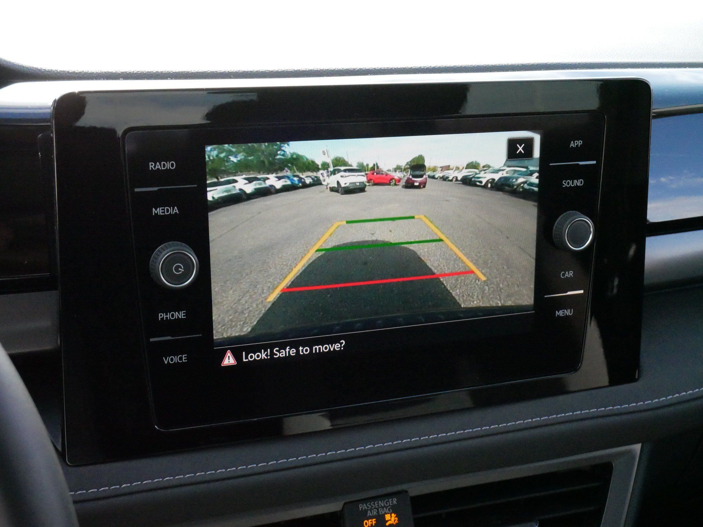 Certified 2025 Volkswagen Taos SE AWD/4WD image 31