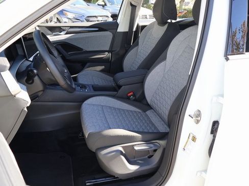 Certified 2025 Volkswagen Tiguan S image 12