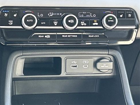 Used 2023 Honda Pilot Elite image 30