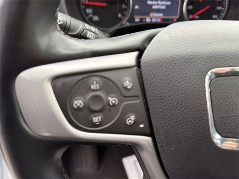 Used 2023 GMC Terrain SLT image 19
