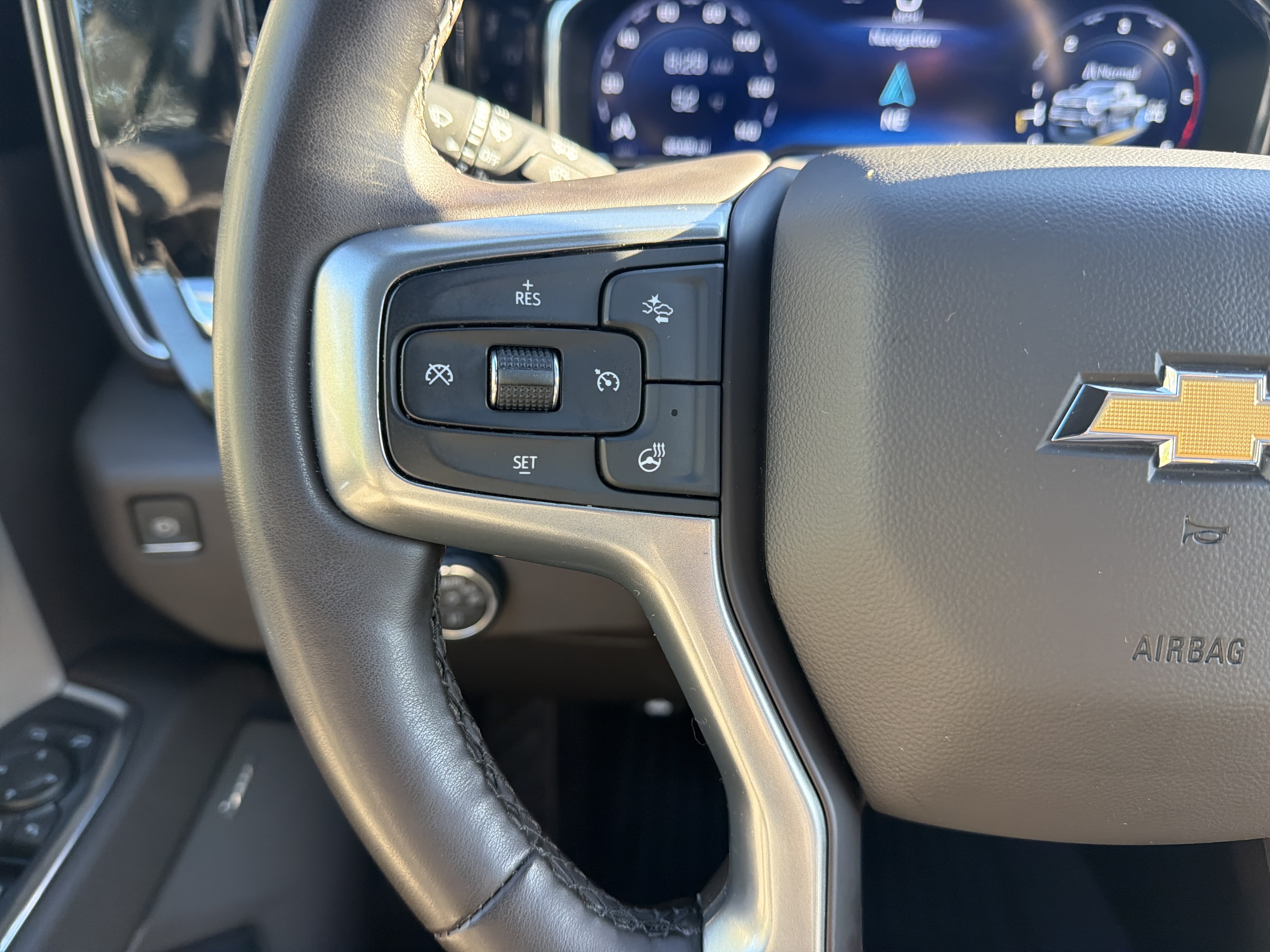 Used 2024 Chevrolet Silverado 2500 LTZ w/ LTZ Plus Package AWD/4WD image 19