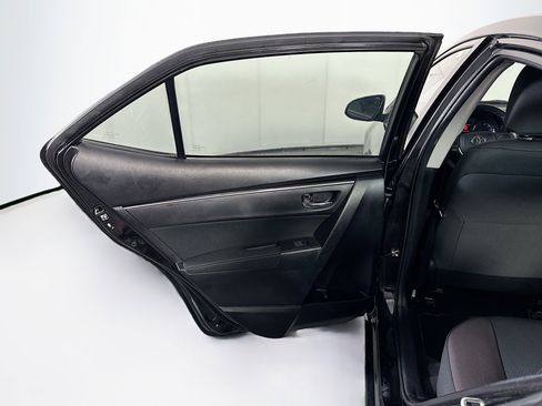 Used 2017 Toyota Corolla LE image 24