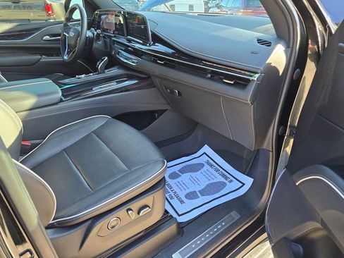 Used 2021 Cadillac Escalade ESV Sport w/ Driver Assist Tech Package AWD/4WD image 38