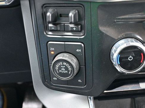 Used 2022 Ford F150 Lariat w/ Equipment Group 502A High image 26