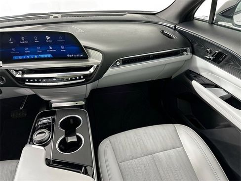 Used 2024 Cadillac Lyriq Luxury image 28