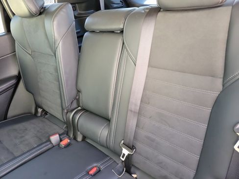 Used 2024 Mitsubishi Outlander SE image 10