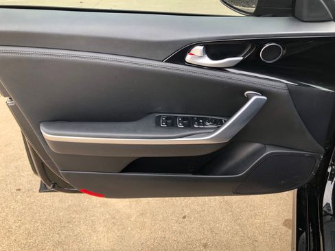 Used 2019 Kia Stinger image 11