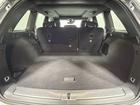 Used 2025 Jeep Grand Cherokee Overland w/ Luxury Tech Group IV AWD/4WD image 13