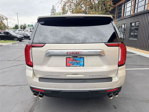 Used 2021 GMC Yukon XL Denali w/ Advanced Technology Package AWD/4WD image 4