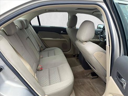 Used 2010 Ford Fusion SE FWD image 19