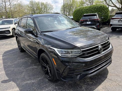 Used 2024 Volkswagen Tiguan SE R-Line image 3