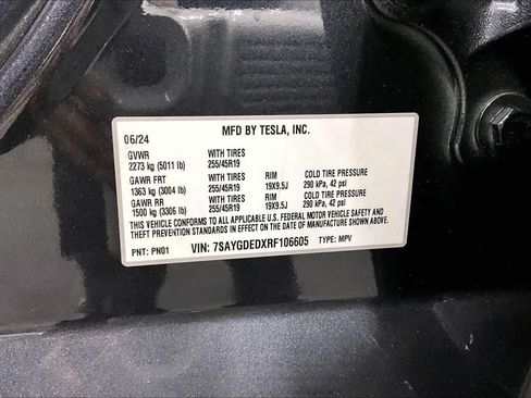 Used 2024 Tesla Model Y 2WD image 36
