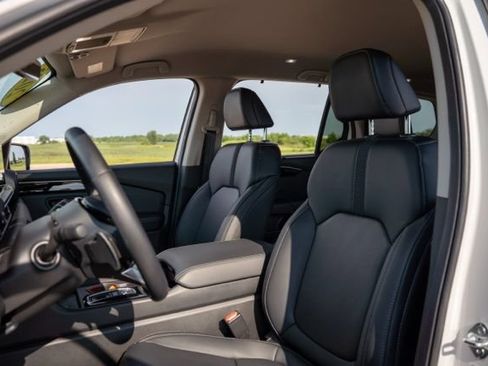 Used 2025 Honda Pilot EX-L image 15