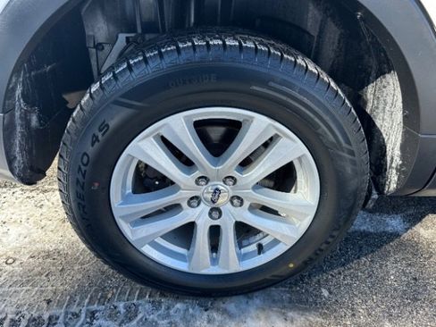 Used 2019 Ford Explorer XLT w/ Equipment Group 202A image 13