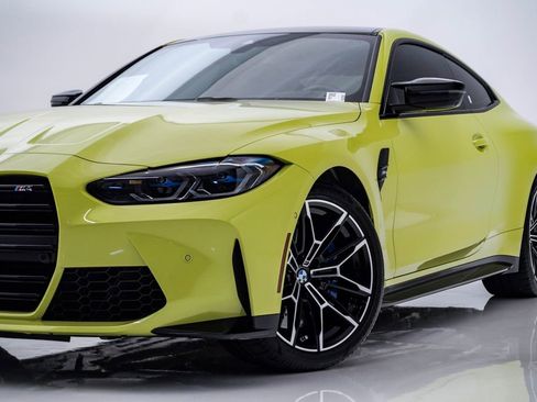 Used 2021 BMW M4 Coupe w/ Executive Package RWD image 2