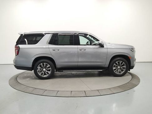 Used 2023 Chevrolet Tahoe LT w/ Luxury Package RWD image 9