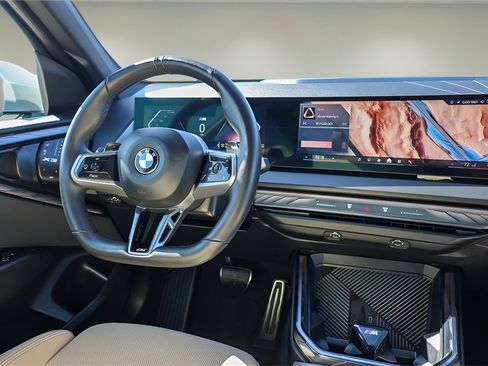 Used 2025 BMW X3 xDrive30i w/ M Sport Package image 10