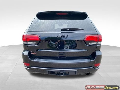 Used 2018 Jeep Grand Cherokee Altitude AWD/4WD image 4